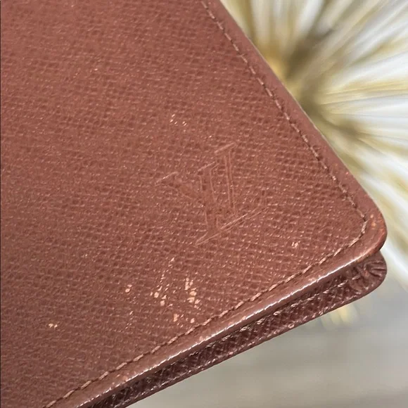 Louis Vuitton ID wallet with COA - Picture 2 of 7